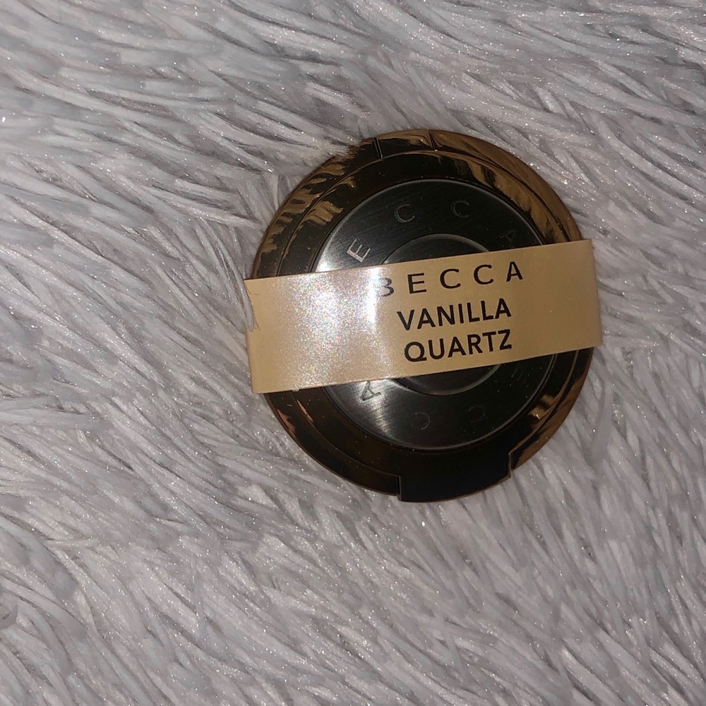 NEW Becca pressed highlighter